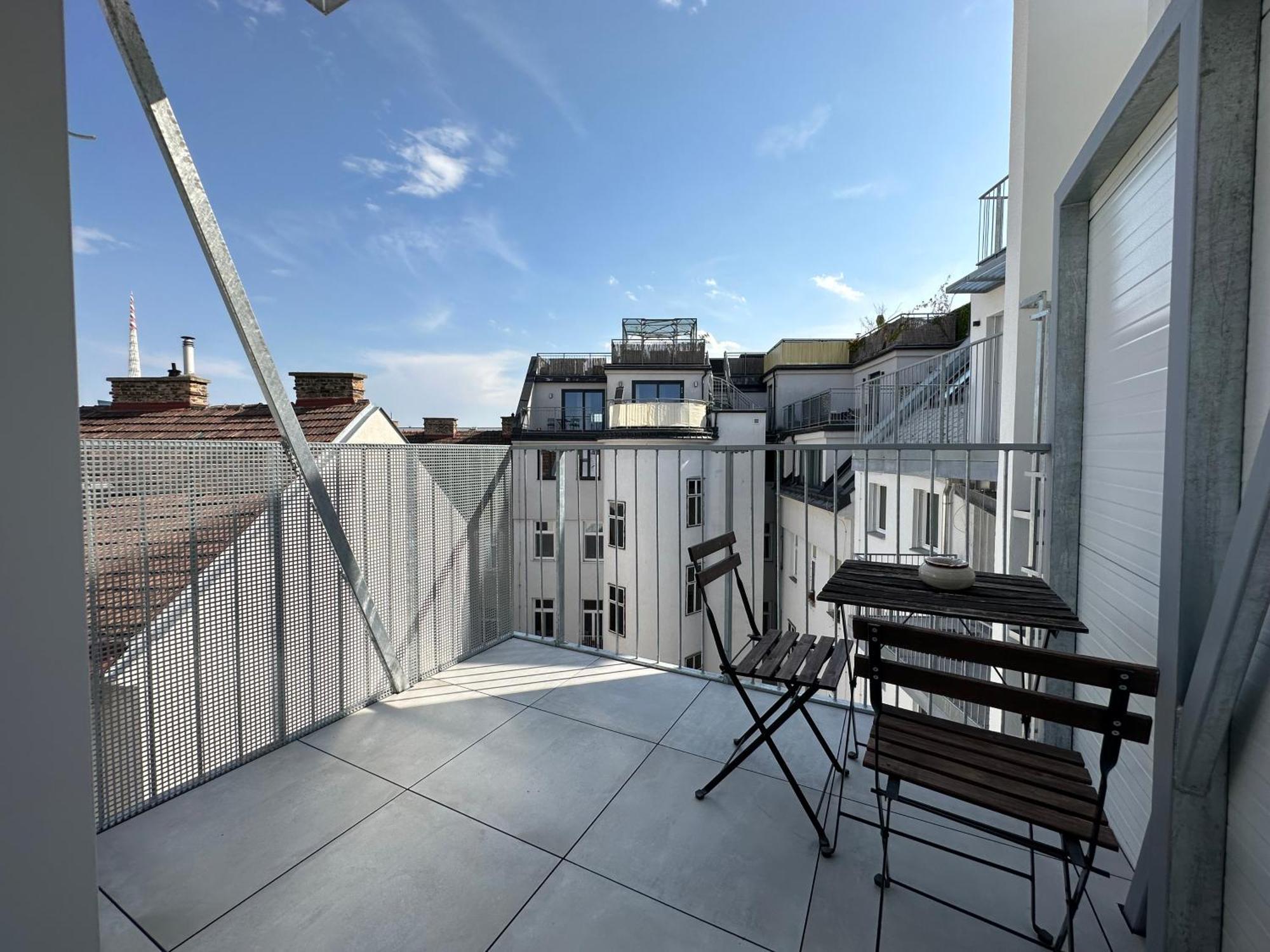 Feelhome-dachterrasse-4 Gaeste-wifi Appartement Vienne